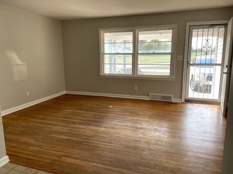 818 S Bluff, Wichita, KS 67218