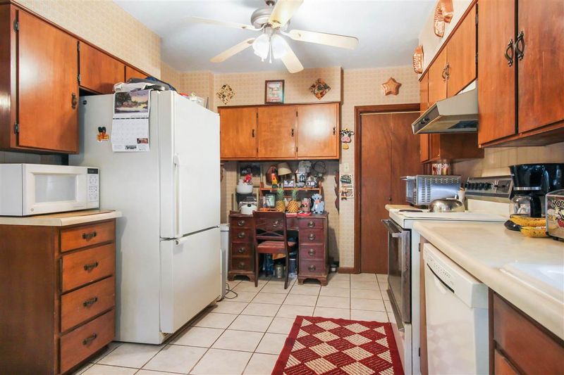 3326 E Clark St, Wichita, KS 67218