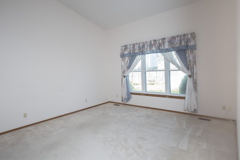 4536 N Westlake Ct, Bel Aire, KS 67220