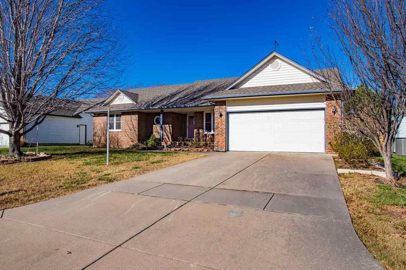 4536 N Westlake Ct, Bel Aire, KS 67220