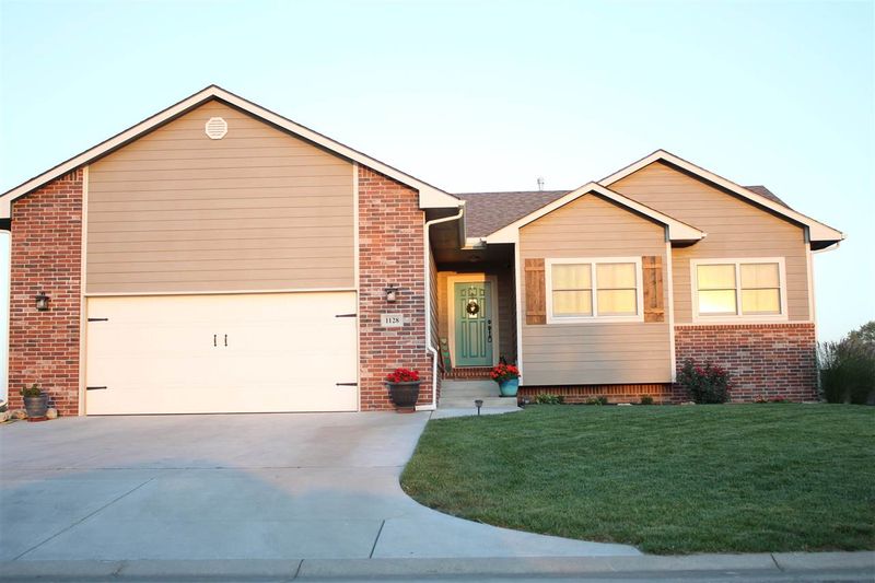 1128 Red River Cir, Clearwater, KS 67026