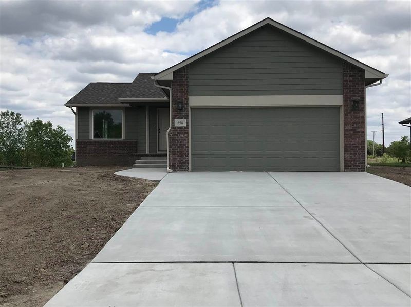 856 S Cattail Cir, Haysville, KS 67060