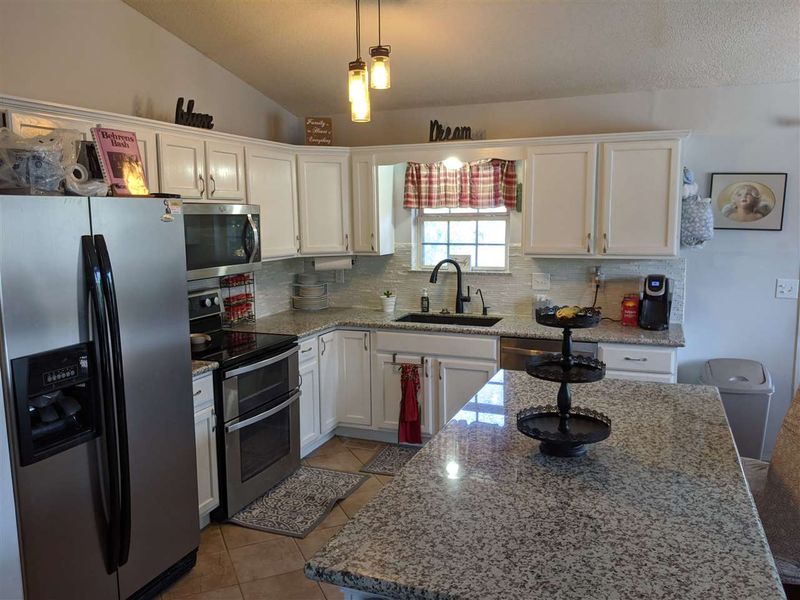 824 S Carriage Rd, Maize, KS 67101