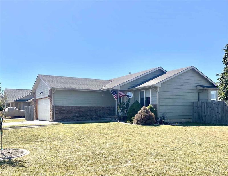603 S Blue Stem Cir, Haysville, KS 67060