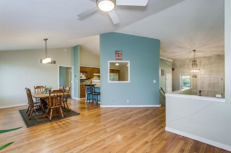9905 E Bayley St, Wichita, KS 67207