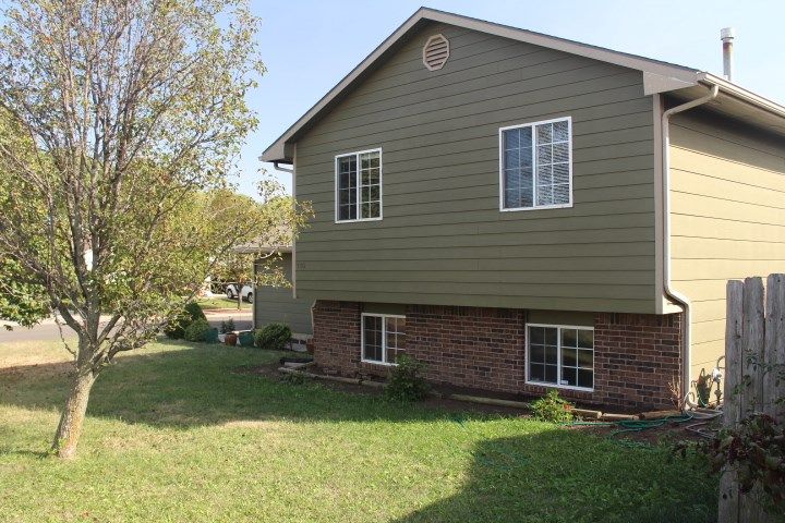 5109 E 27th St N, Wichita, KS 67220