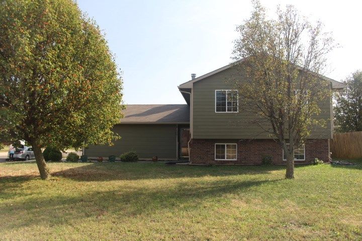 5109 E 27th St N, Wichita, KS 67220