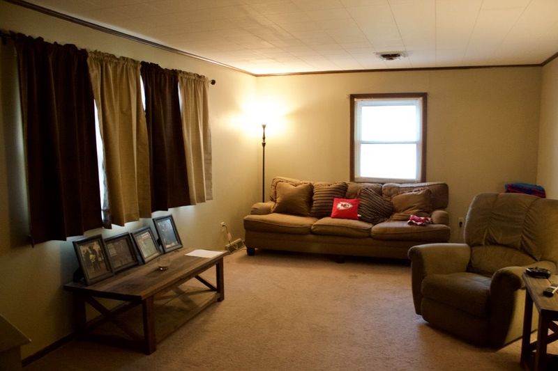 107 N Washington Ave, Sedgwick, KS 67135