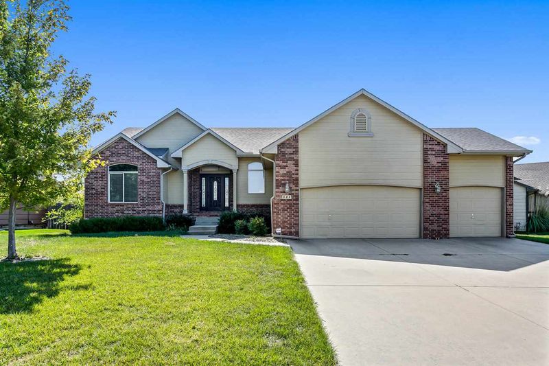 523 W Douglas Ave, Andover, KS 67002