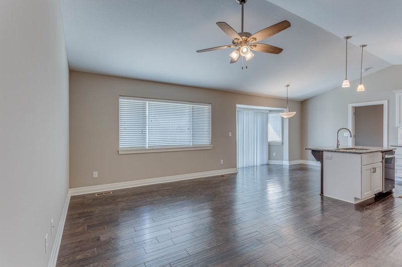620 S Horseshoebend St, Maize, KS 67101