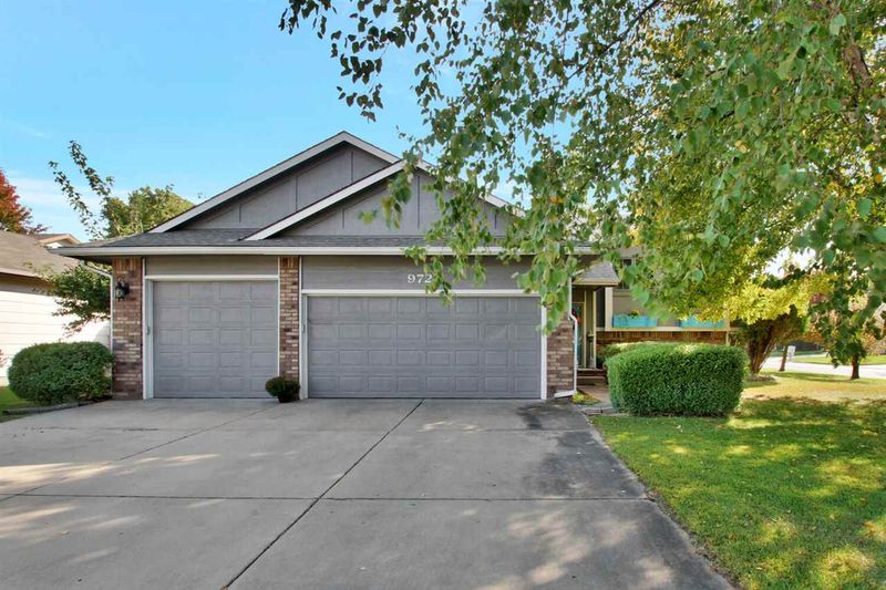 9721 W Chartwell St, Wichita, KS 67205