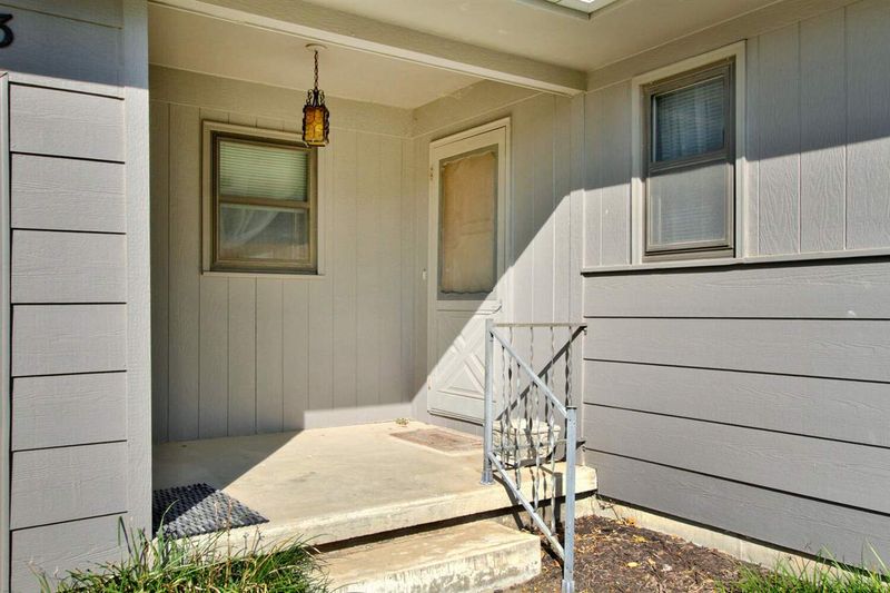 1513 Grandview Ave, Newton, KS 67114