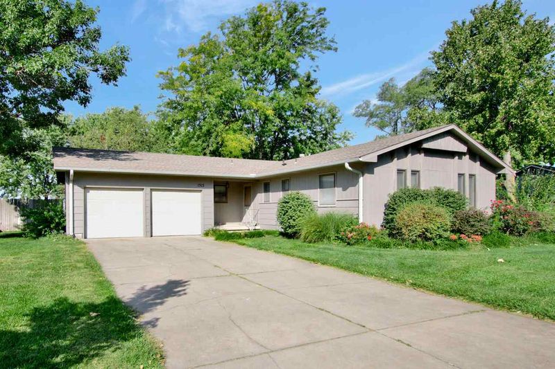 1513 Grandview Ave, Newton, KS 67114
