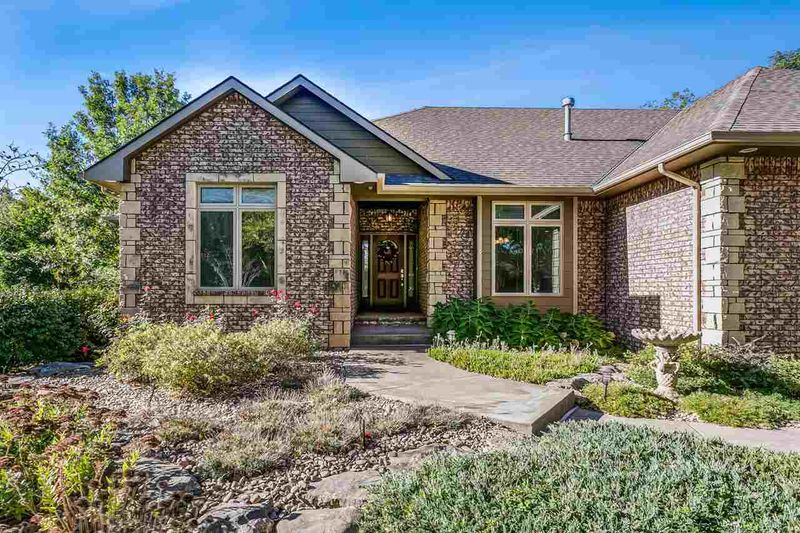 7141 S Mark Twain Dr, Derby, KS 67037