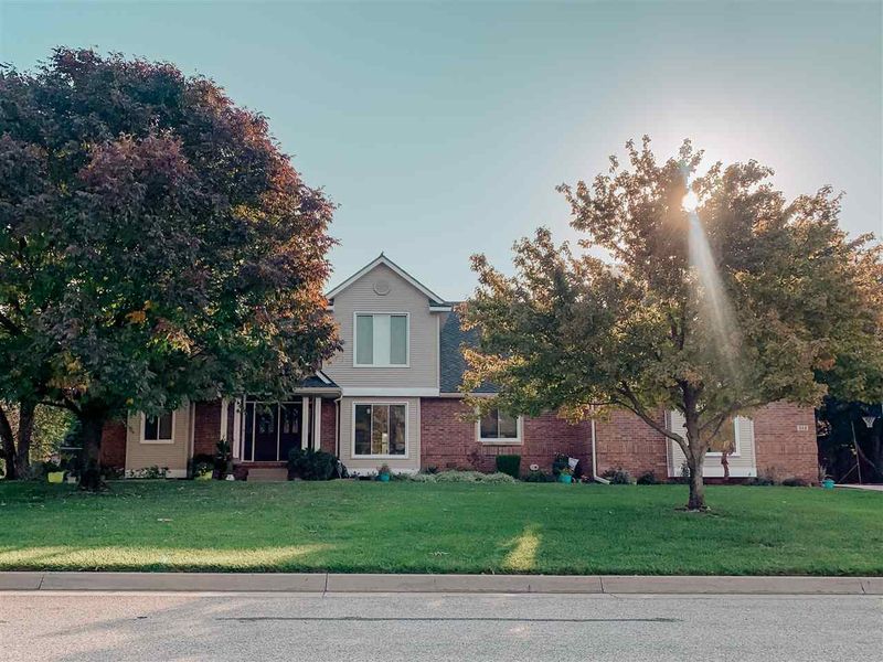 312 N Angela Cir, Wichita, KS 67235