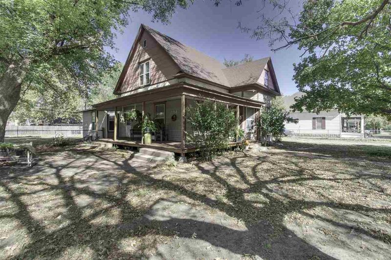 301 N Elm St, Wellington, KS 67152