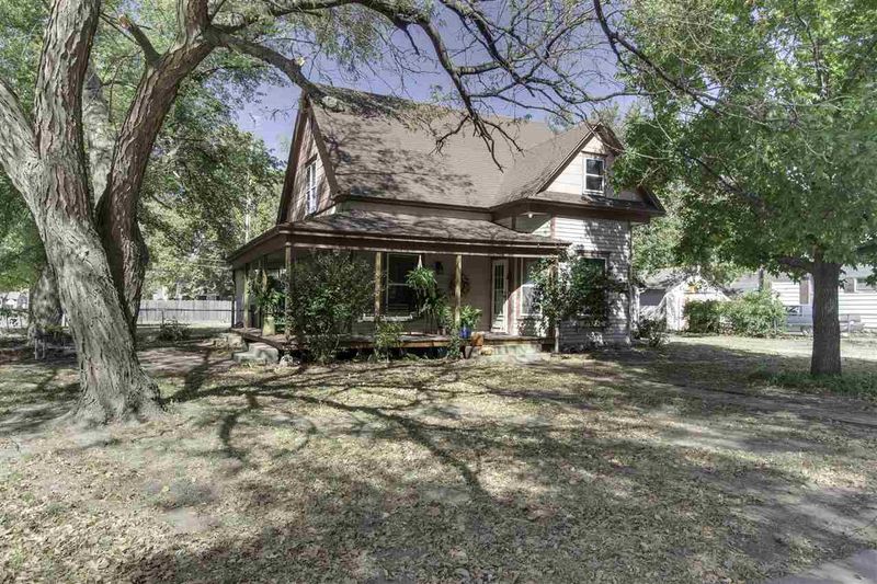 301 N Elm St, Wellington, KS 67152