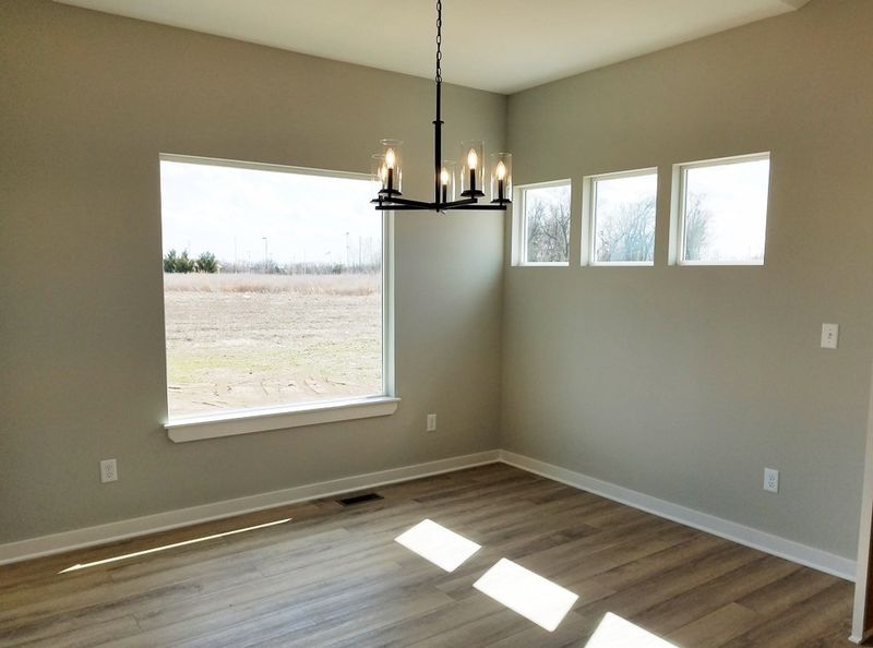 1434 N Emerald Valley Dr, Mulvane, KS 67110