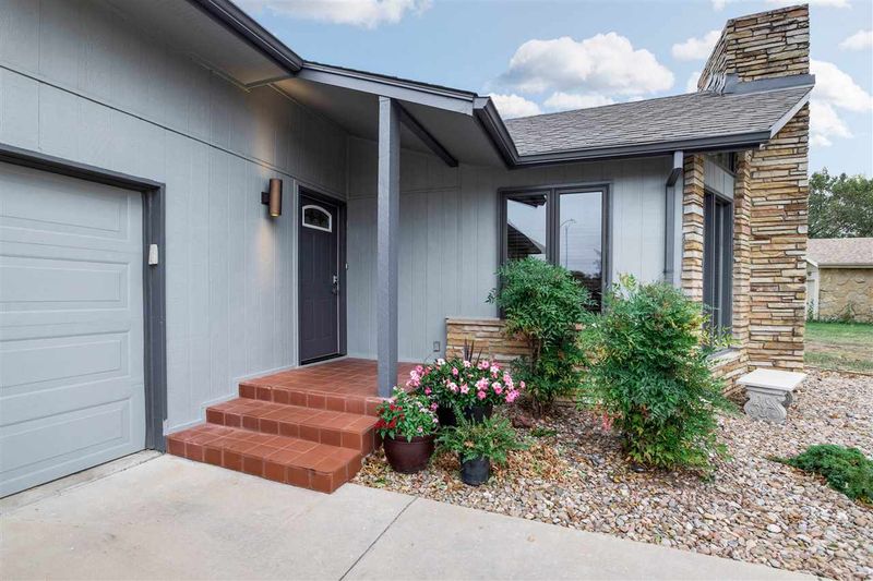 24 E Saint Cloud Pl, Wichita, KS 67230