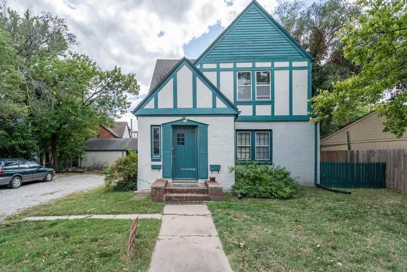 4447 E Central Ave #4449 E Central Ave, Wichita, KS 67208