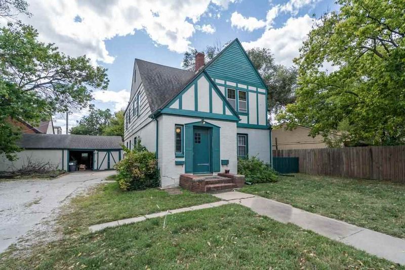 4447 E Central Ave #4449 E Central Ave, Wichita, KS 67208