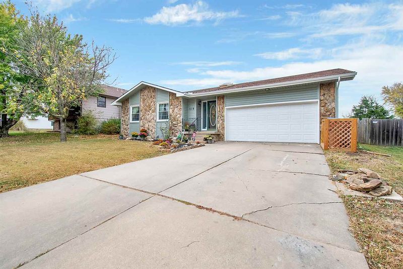 518 E Pecan Ln, Derby, KS 67037
