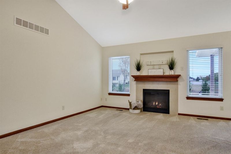 2116 Beltline Ct, Newton, KS 67114