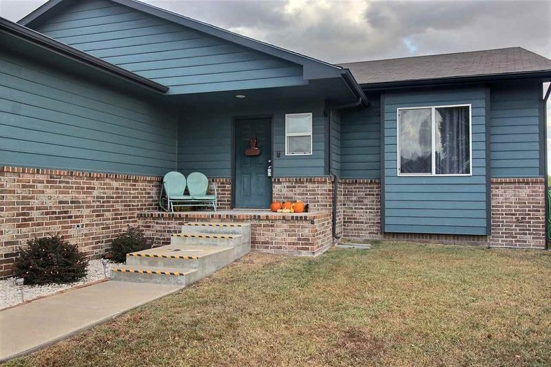 420 S Stoneridge St, Valley Center, KS 67147