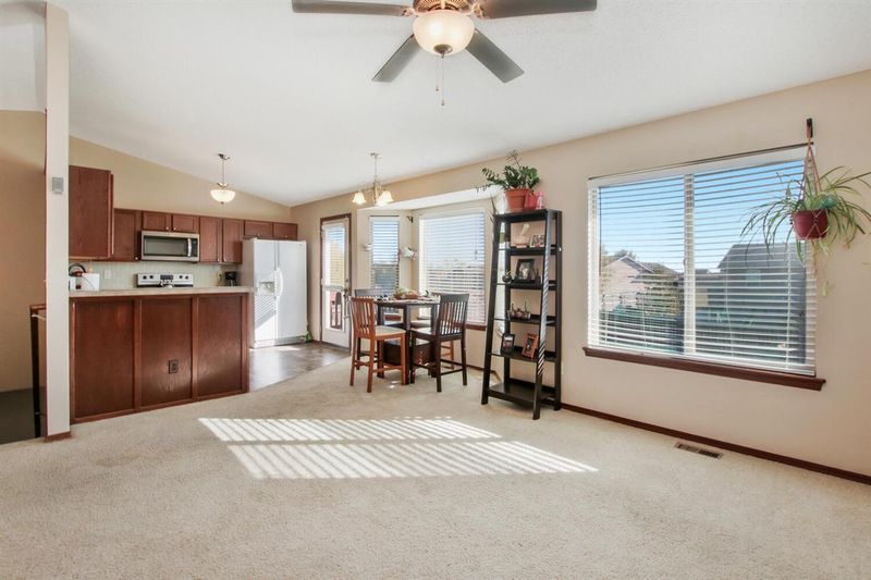 1000 E Splitwood Way, Derby, KS 67037