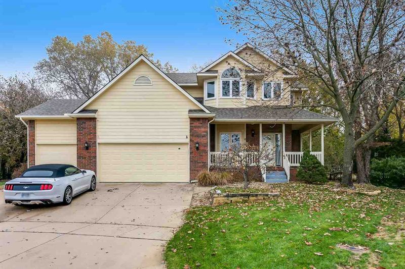 819 E Southcrest Ct, Derby, KS 67037