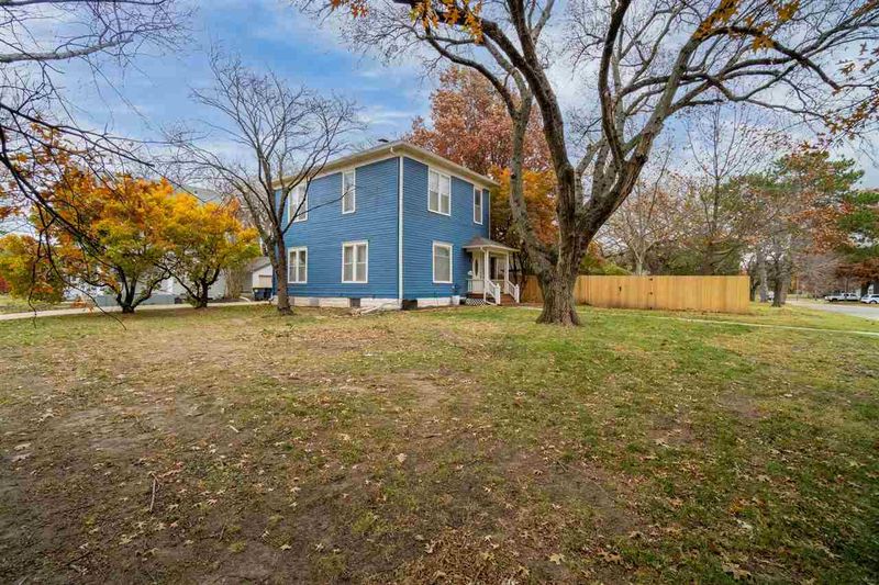 3604 E 9th St N, Wichita, KS 67208