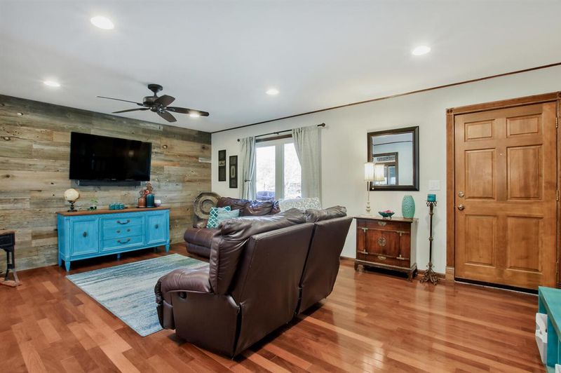 8221 S Millsap Dr, Derby, KS 67037