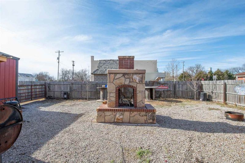 111 E Marshall Ave, Potwin, KS 67123