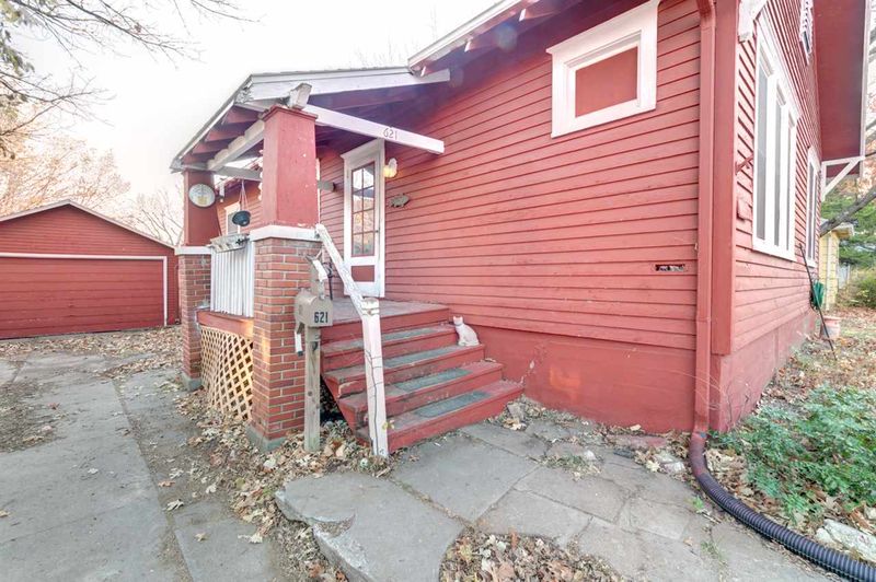 621 E 6th, Newton, KS 67114