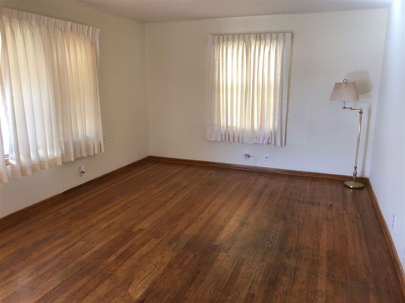 1020 S Walnut St, Newton, KS 67114