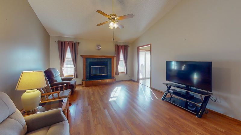 1329 E 82nd St S, Haysville, KS 67060