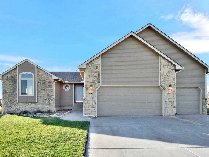 3917 N Rutgers St, Maize, KS 67101