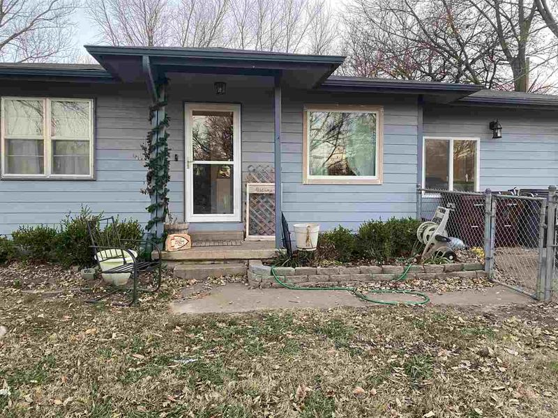 515 E Franklin Ave, Mulvane, KS 67110