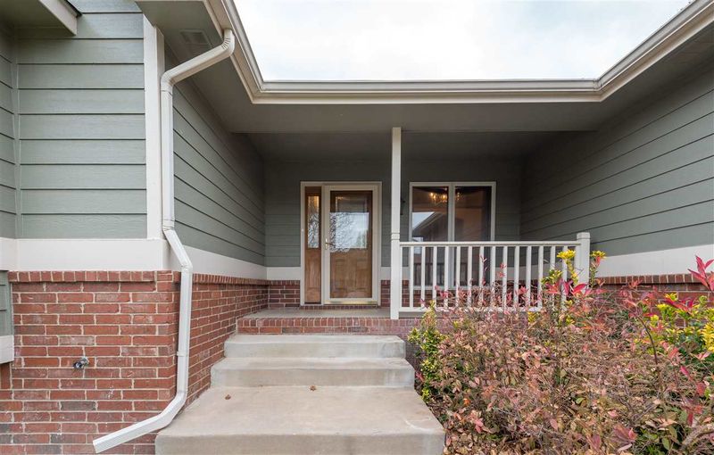 4951 Shadow Ln, Park City, KS 67219