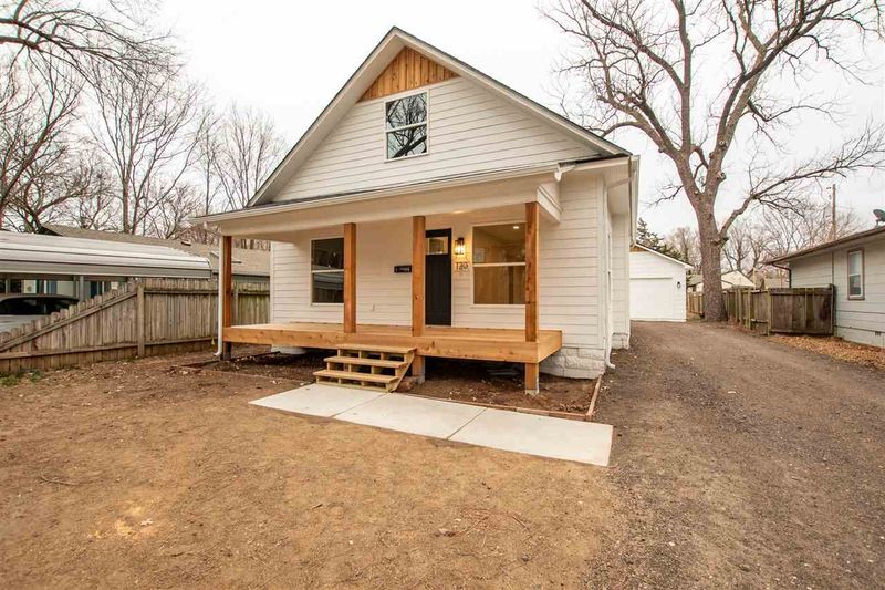 120 S Khedive St, Maize, KS 67101