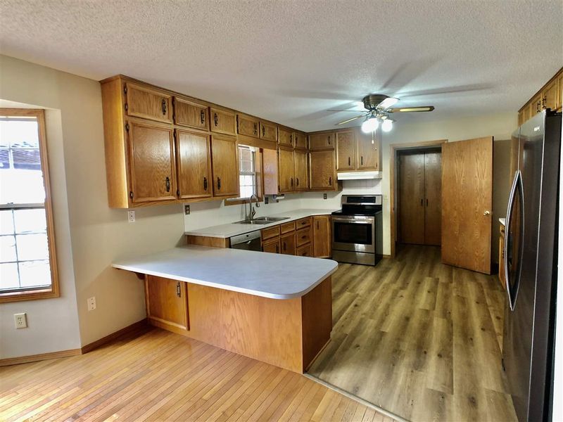 536 E Showalter, Rose Hill, KS 67133