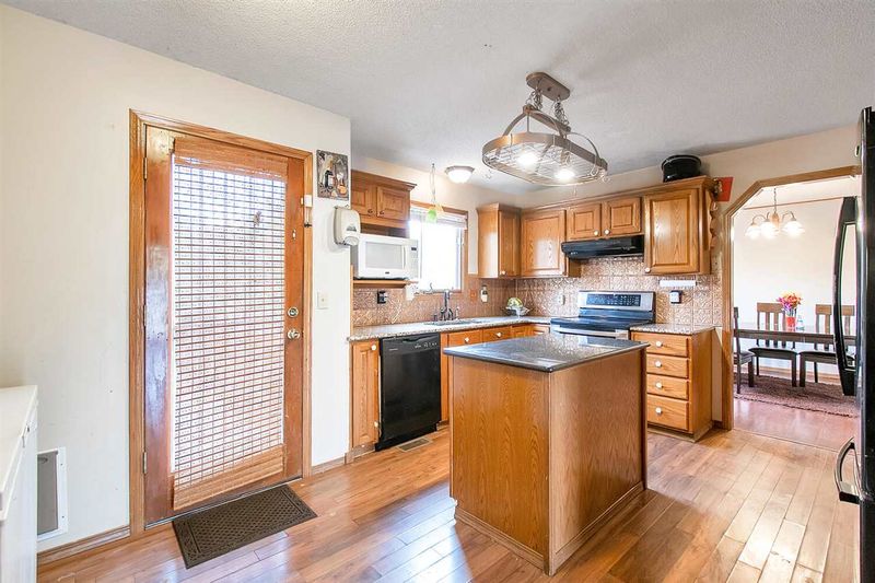 10329 E Osie Cir, Wichita, KS 67207
