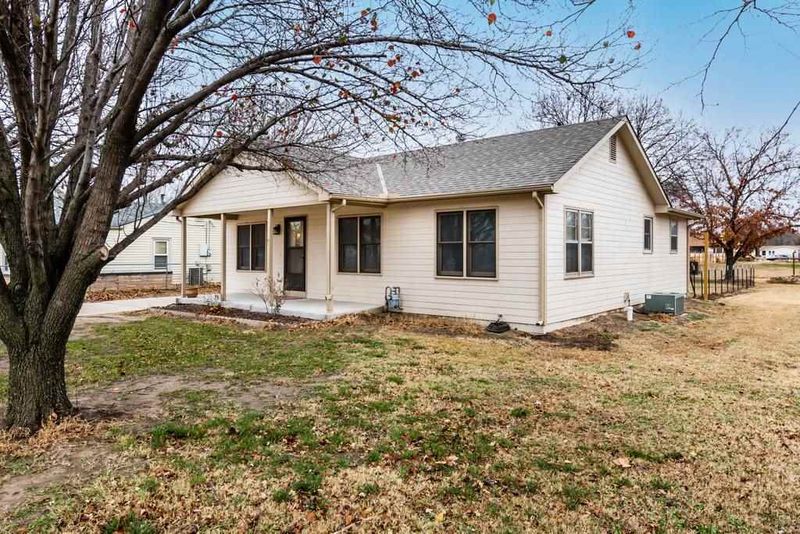 6126 S Seneca St, Wichita, KS 67217
