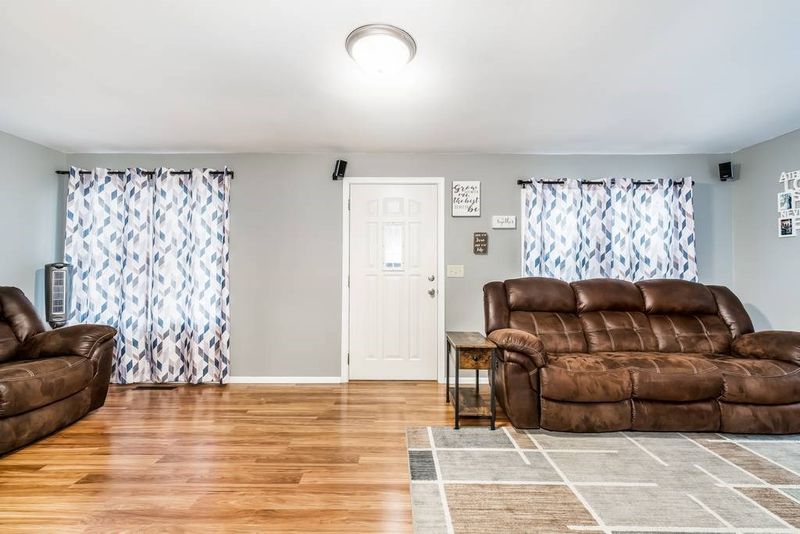 6126 S Seneca St, Wichita, KS 67217