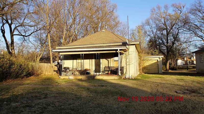 612 S Maple, Douglass, KS 67039