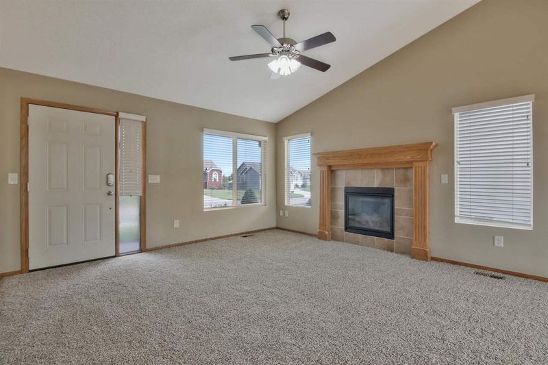 4009 N Westbrook Ct, Maize, KS 67101