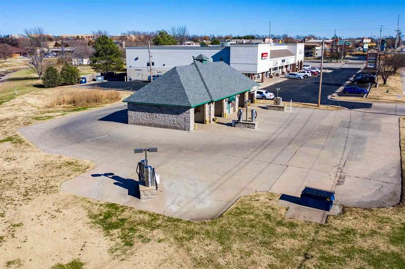 1700 E Madison Ave, Derby, KS 67037