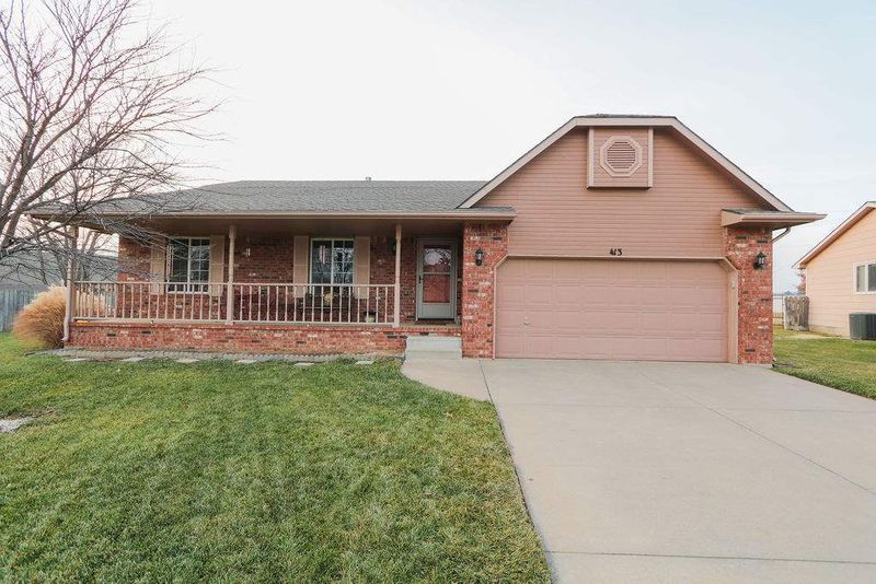 413 N Stonegate Cir, Derby, KS 67037