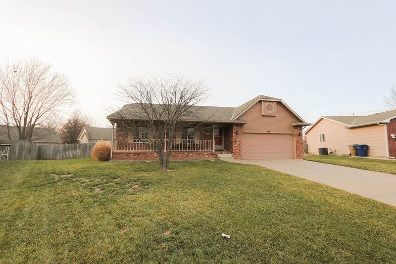 413 N Stonegate Cir, Derby, KS 67037