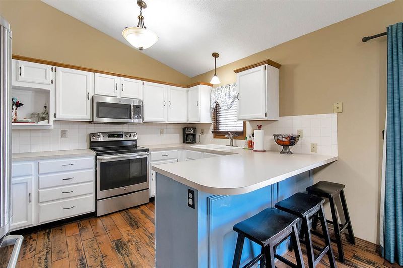 1469 N Pine Grove St, Wichita, KS 67212